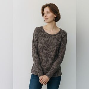 Tahari Gray and Black Floral Long Sleeve Top, Super soft!! Size LG